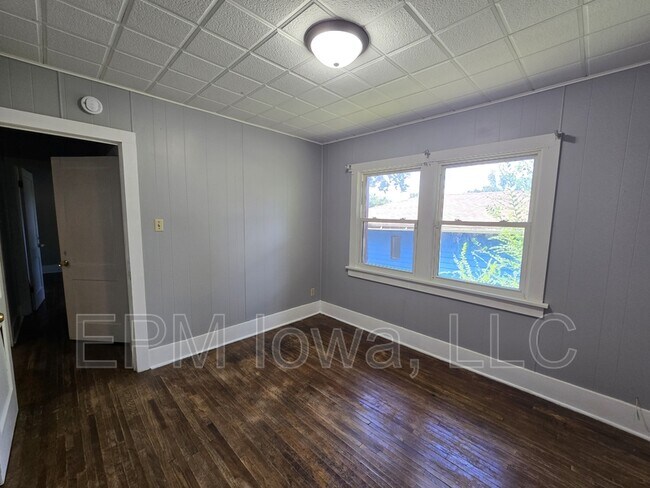 Building Photo - 543 Sumner St