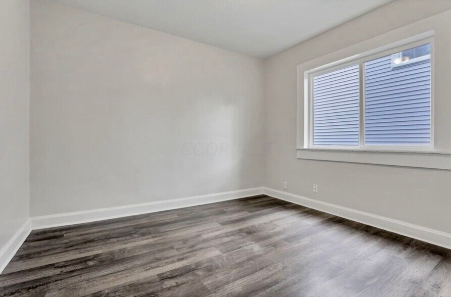 Dining Room - 1364 S Champion Ave