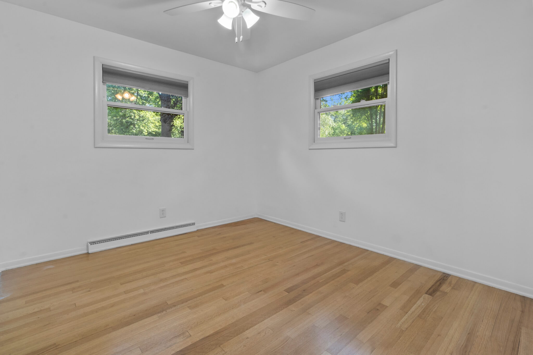Building Photo - 820 Eaglewood Dr