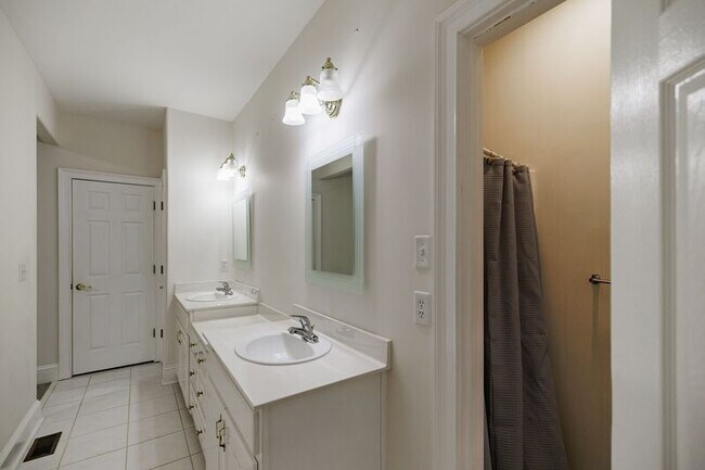 Building Photo - 580 Wolf Creek Trail