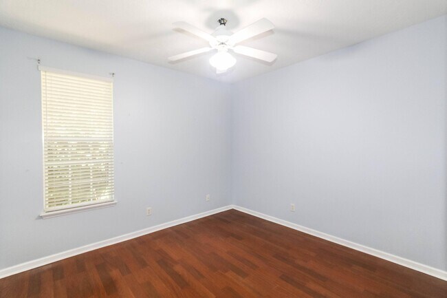 Building Photo - 5803 Carriage Hills Dr