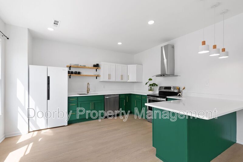 Building Photo - 913 S Highland Park Ave