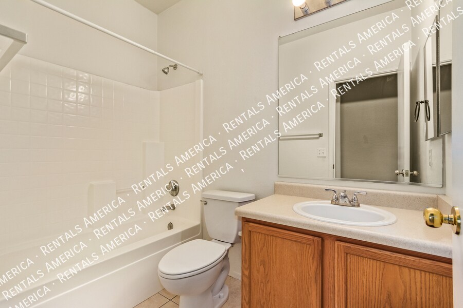 Building Photo - 664 W Silver Reef Ct