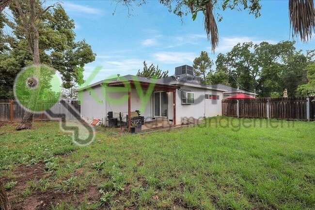 Building Photo - 3540 Grant Park Dr