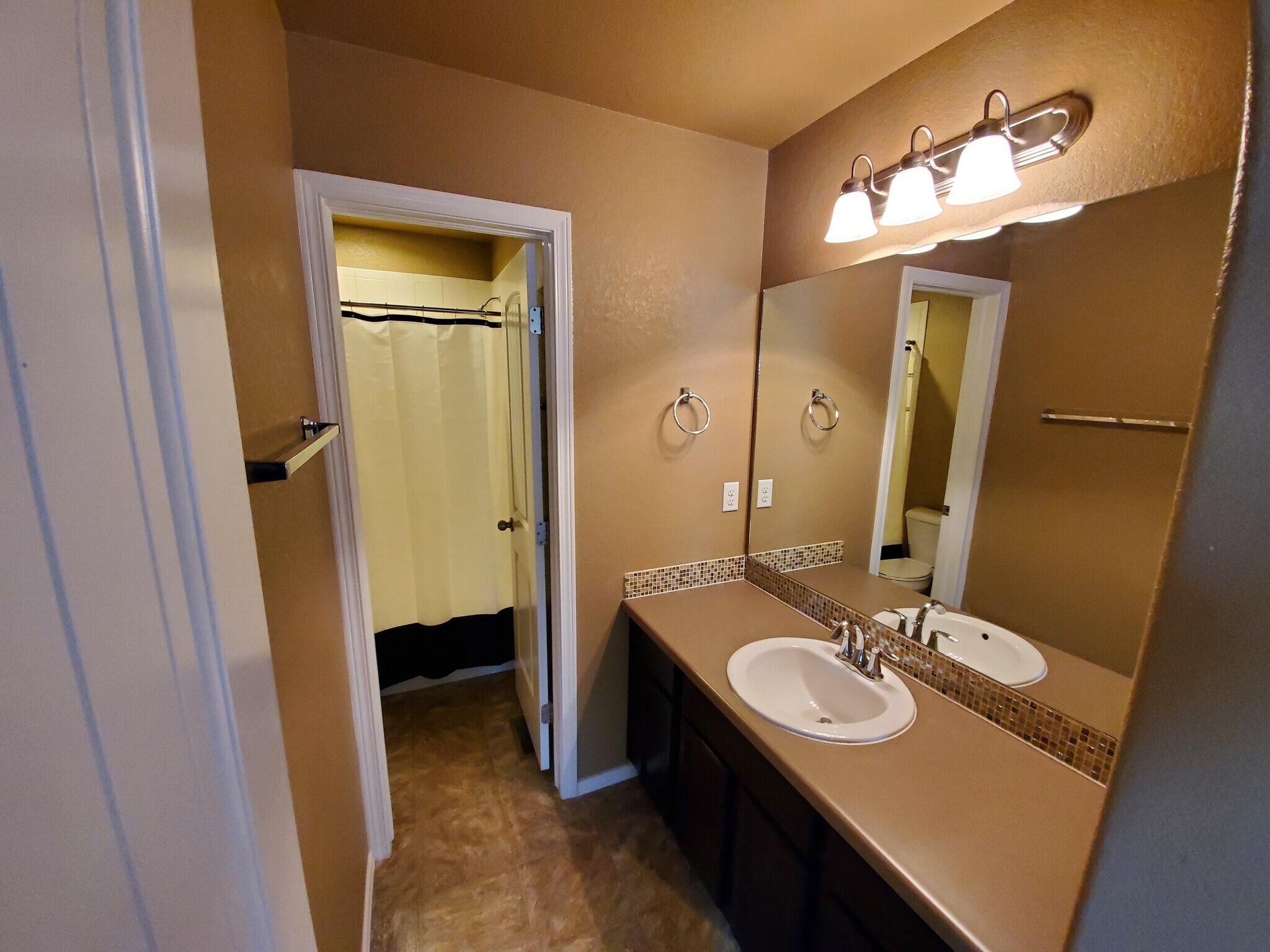 Building Photo - 5517 Sunrise Mesa Dr
