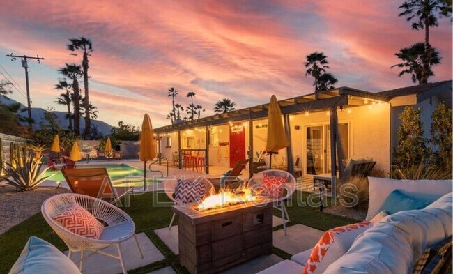 Building Photo - 2241 E Finley Rd