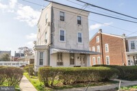 Building Photo - 459 Martin St