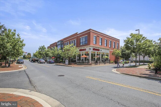 Building Photo - 18210 Chalet Dr
