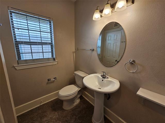 Building Photo - 4227 Delano Pl