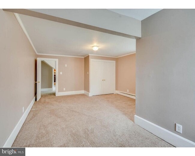 Building Photo - 330 S Fairview St