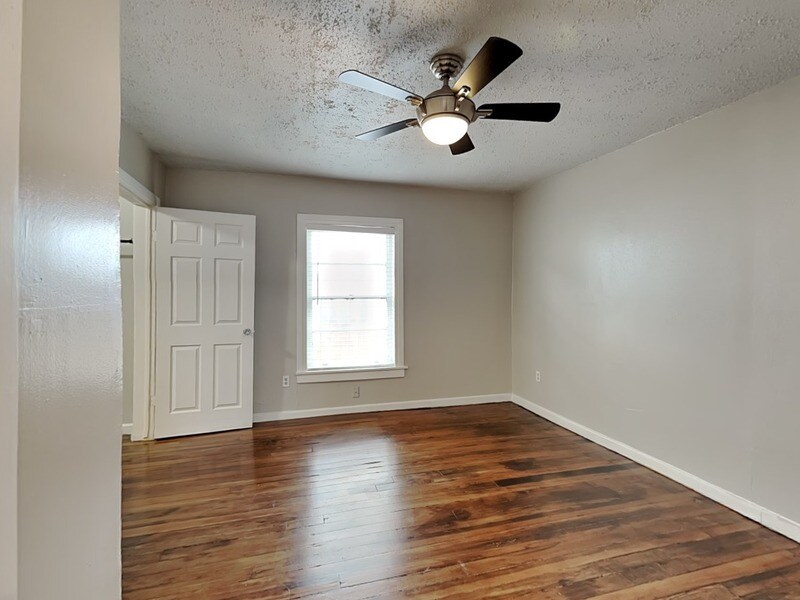 Building Photo - 2015 McMillan Ave