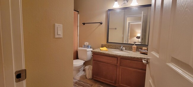 Building Photo - Furnished 2 bedroom Condo