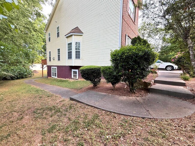 Building Photo - Beautiful Single-Family Home with Finished Basement & Fenced Backyard