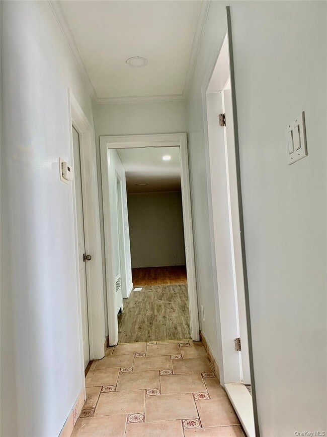 Building Photo - 336 Scranton Ave