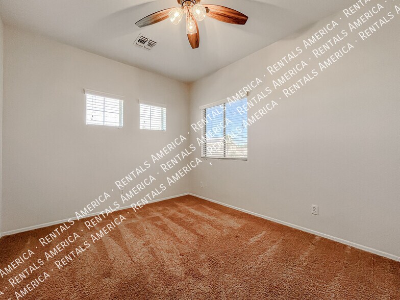 Building Photo - 9765 E Knowles Ave