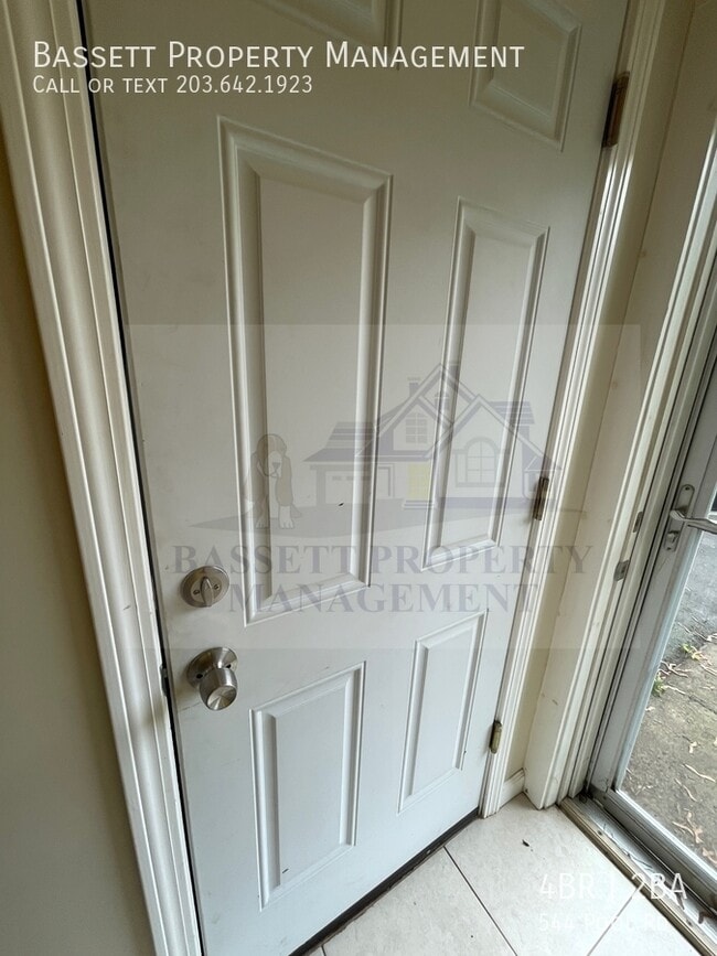 Building Photo - 544 Pool Rd