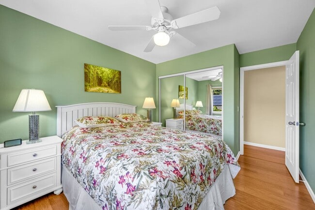 Building Photo - Single-family home with upstairs & downstairs rentals