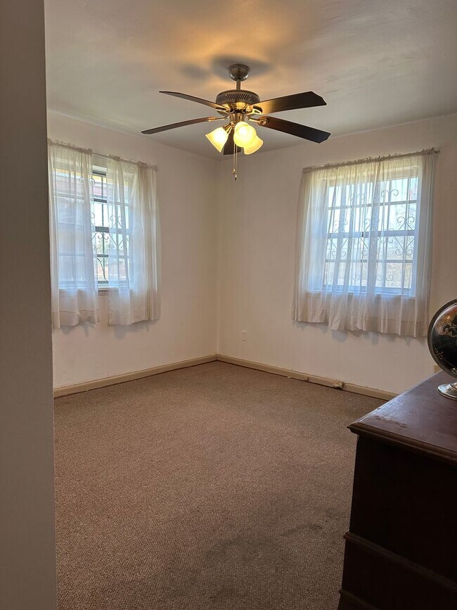 Building Photo - Contact Peggy at 501-676-1758