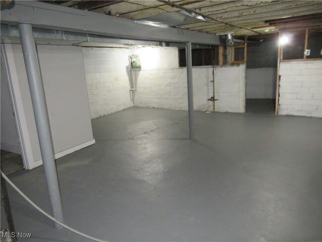 Building Photo - 3754 W 130th St