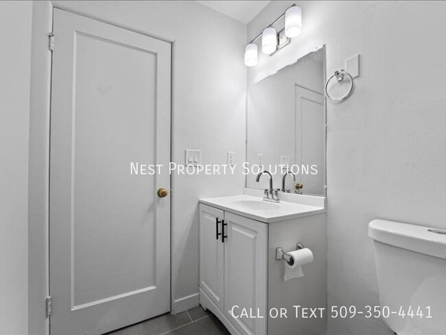 Building Photo - 810 S Fairbanks-