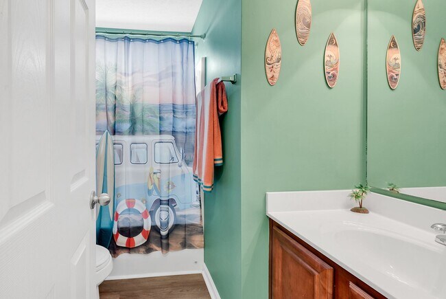 Building Photo - Beautiful 3bd/3ba WITH fenced in yard! UNFURNISHED!