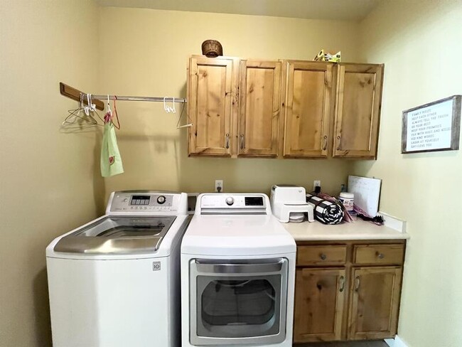 Building Photo - 2035 Quartzridge Dr