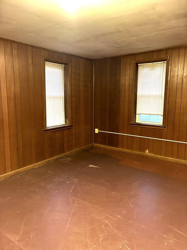 Building Photo - Charming 3-bedroom, 1-bath single-family home