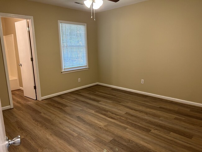 Building Photo - 2 Bedroom, 2 Bath Townhome in Rocky Mount