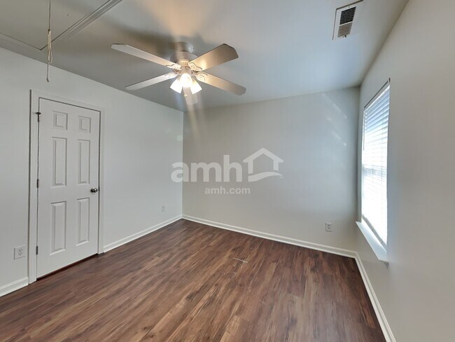 Building Photo - 6747 Thistle Down Dr