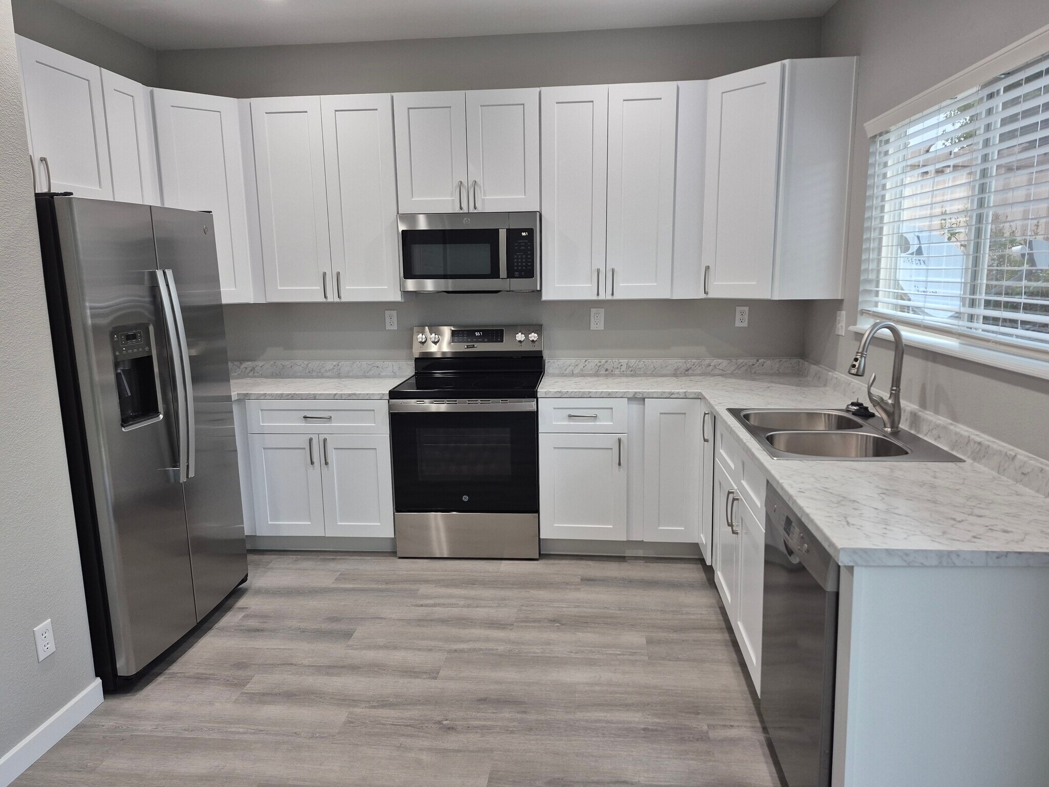 Kitchen - 1825 Meadowbrook Pky