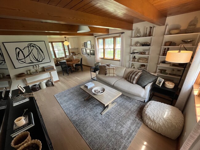 Building Photo - Charming Greendale Single Family Home!