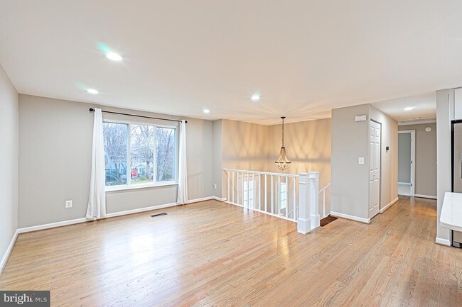 Building Photo - 9705 Locust Hill Dr