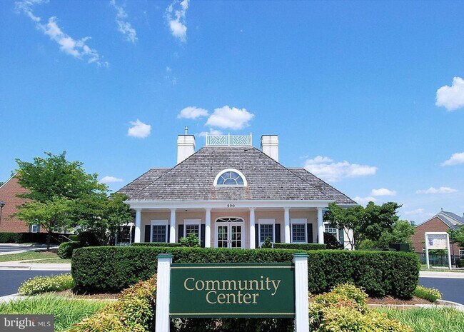 Building Photo - 304 Orchard Ridge Dr
