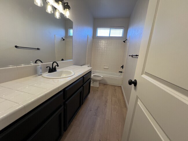 Building Photo - 10821 Tivoli Ct