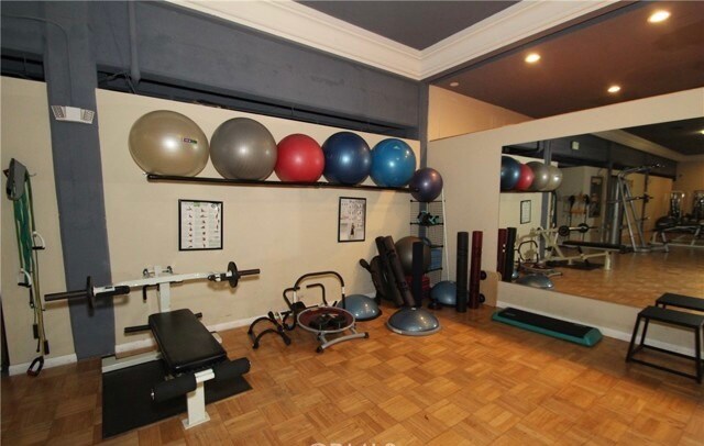 Building Photo - 140 Linden Ave