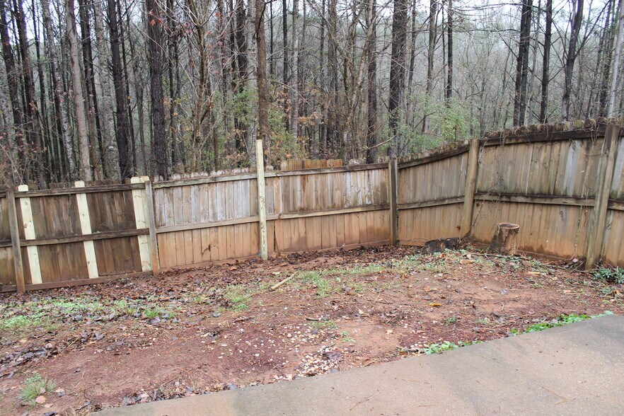 Building Photo - 3601 Waldrop Rd