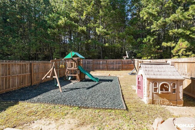 Building Photo - Charming 3BR House in Union City