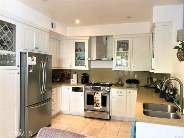 Building Photo - 971 S Flintridge Way
