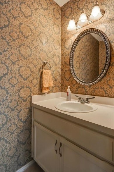 Building Photo - 6820 Old Quarry Ln