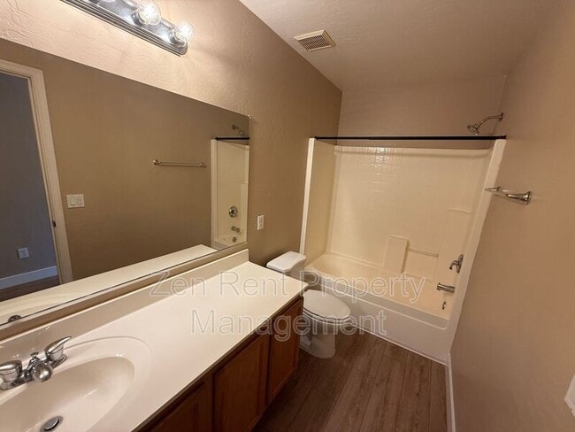 Building Photo - 2809 E Bagdad Rd