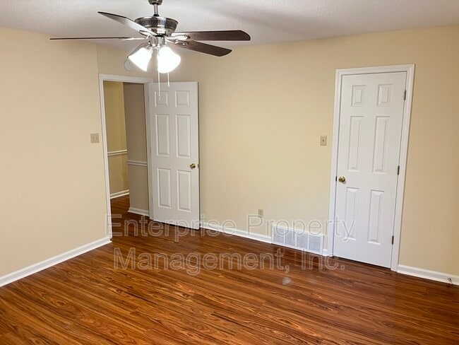 Building Photo - 4155 Tunbridge Pl