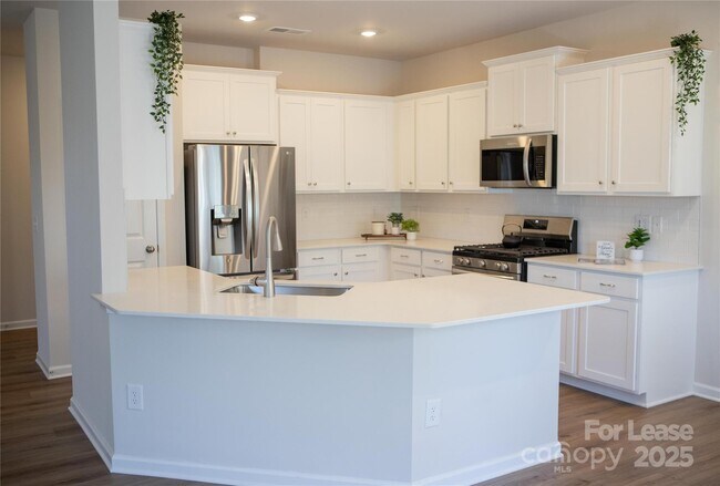 Building Photo - 13020 Lannister Dr
