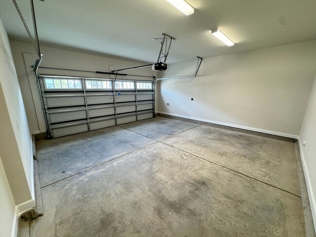 Building Photo - 4707 Cypress Tree Ln