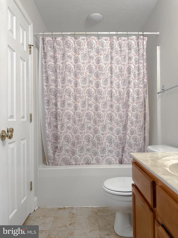 Building Photo - 46231 Sylvan Ct