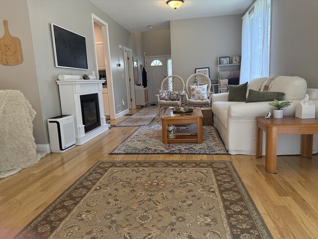 Building Photo - 28 Ptarmigan Dr