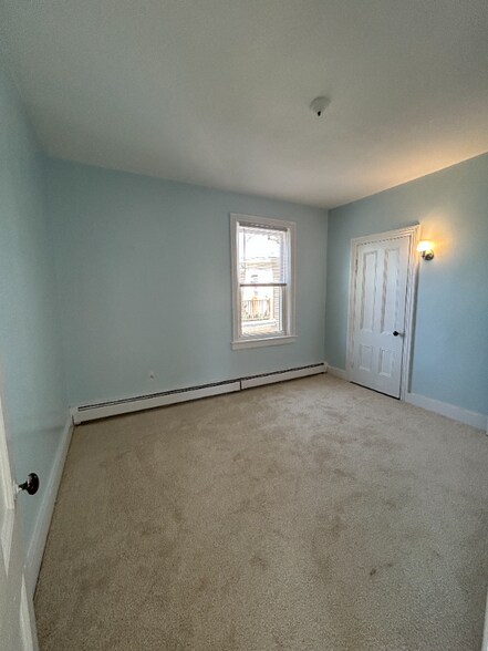 Building Photo - 121 Grove St