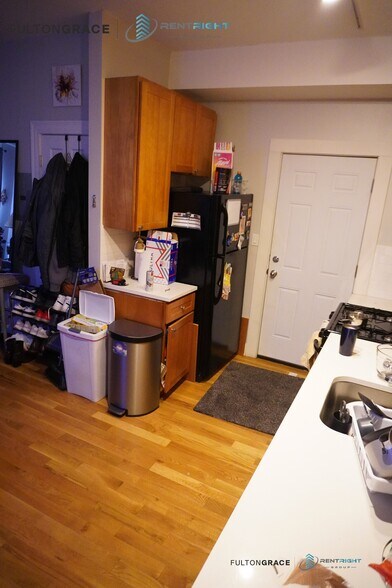 Building Photo - 1846 W 18th St