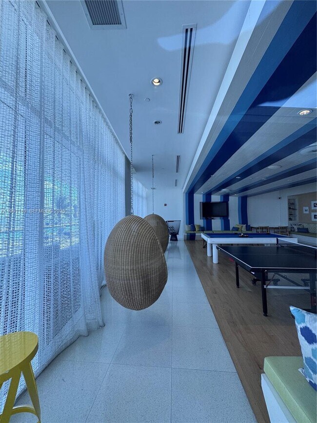 Building Photo - 3951 S Ocean Dr