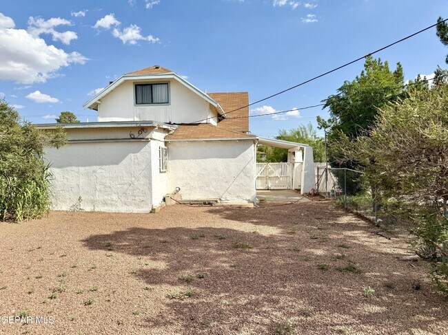 Building Photo - 611 New York Ave