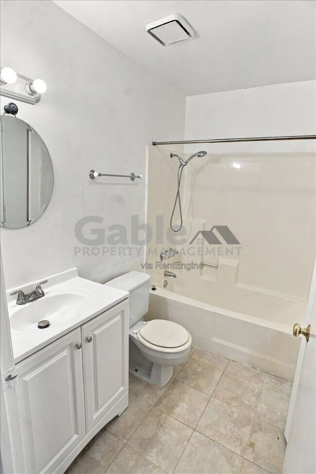 Building Photo - 18187 W Sundowner Way